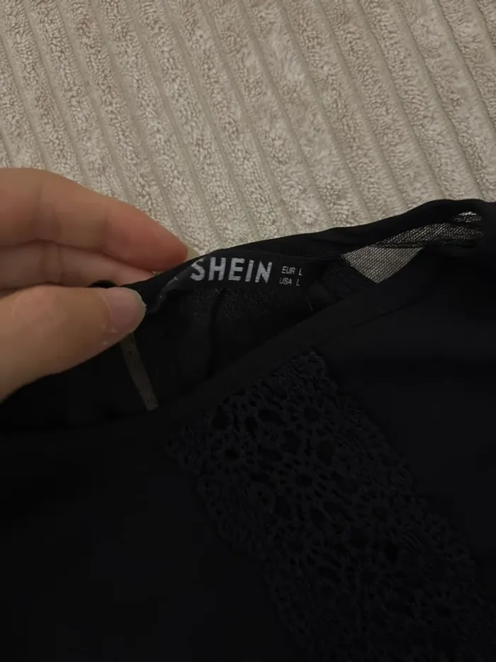 Tee shirt à dentelle - photo numéro 2