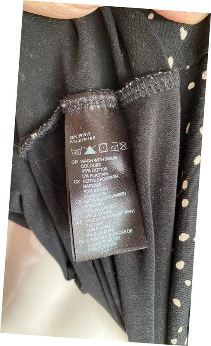 Robe moulante noire à pois blancs taille M - photo numéro 4