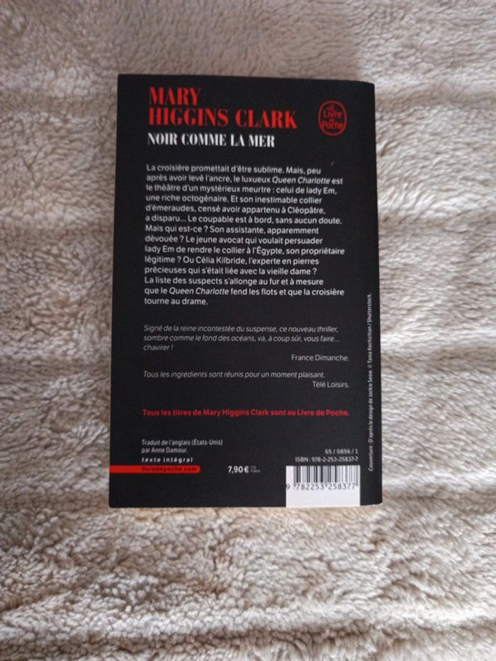 Noir comme la mer de Mary Higgins Clark - photo numéro 2