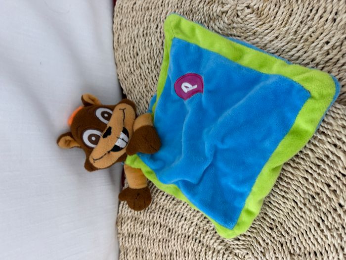 DOUDOU PLAT ÉCUREUIL MARRON BLEU VERT PAPEA PARC - photo numéro 3