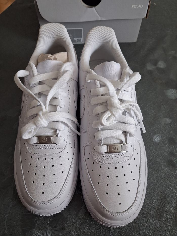 Basket AIR FORCE T 38,5 - photo numéro 2