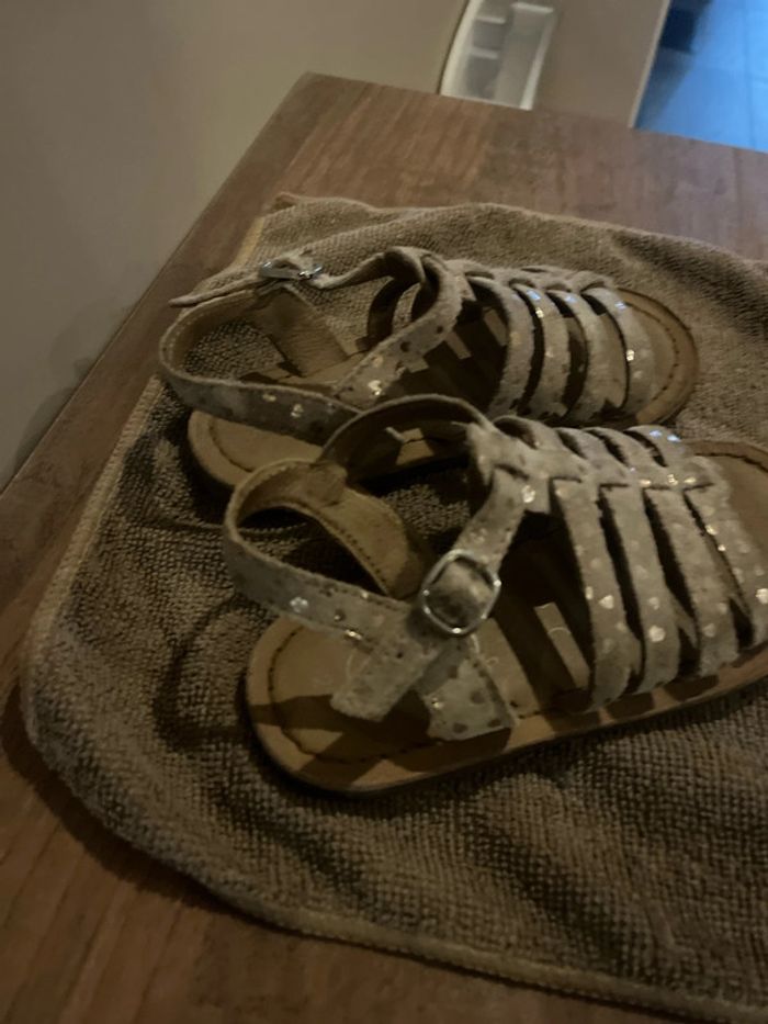 Magnifique sandales cuir cœur doré 💛 taille 25 Mégio Kids - photo numéro 8