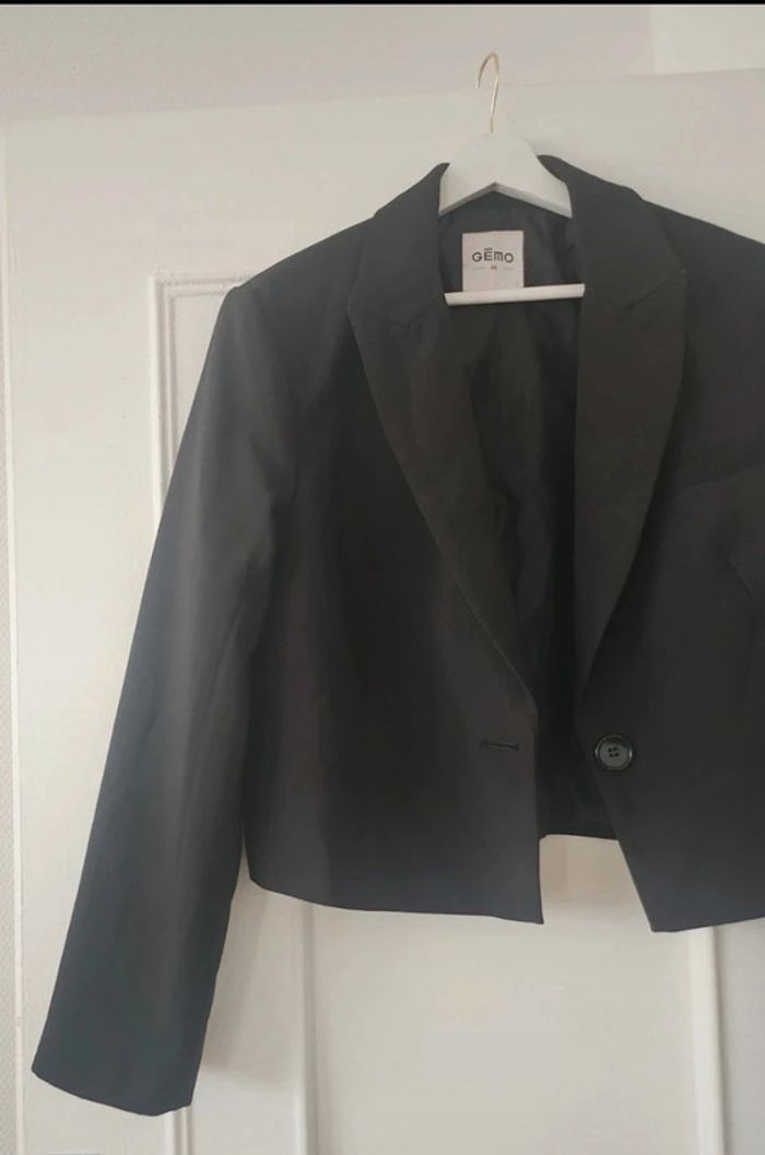 Veste tailleur courte - photo numéro 2