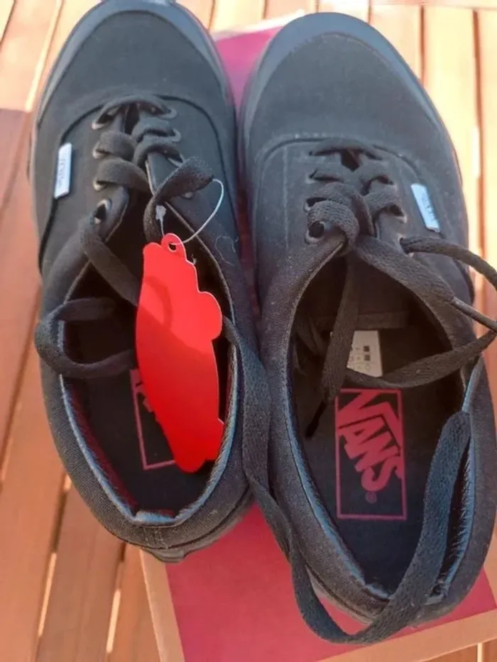 Baskets noires vans pointure 36,5 mixtes - photo numéro 6