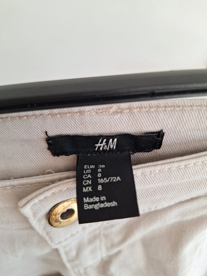 Petit short court gris/beige H&M femme 38 M - photo numéro 3