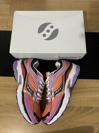 Saucony neuf taille 42