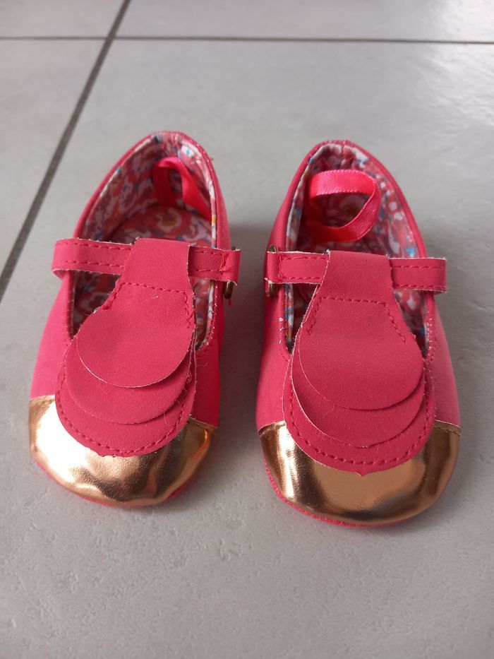 Paire de ballerines corail et dorée 3/6M
