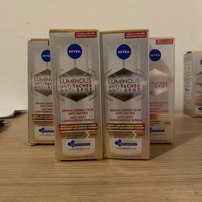 Lot de 4 Sérum correcteur anti tache anti dispo
