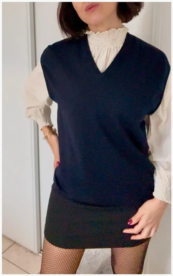 Pull Valentino sans manches bleu marine taille L - très bon état - photo numéro 2