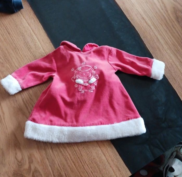 Robe de noël et bonnet 6 mois - photo numéro 2