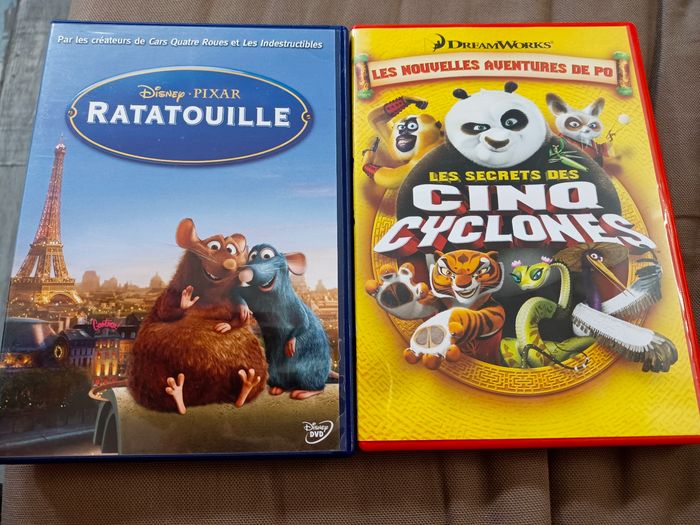 Lot 2 dvd "Ratatouille" et "panda les 5 cyclones"
Très bonÉtat