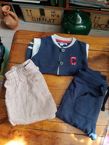 1 gilet, 2 joggings
