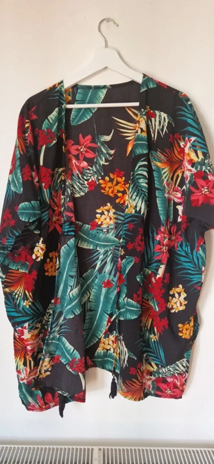 Kimono plage noir tropical