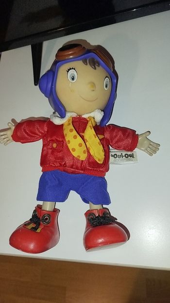 Peluche poupée oui oui