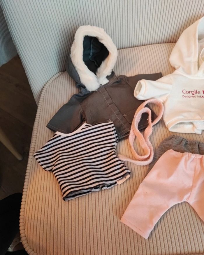 Lot vêtements de poupée corolle 36 cm. - photo numéro 2