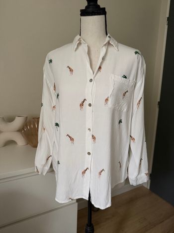 Chemise blanche motifs girafe 🦒 et palmiers 🌴