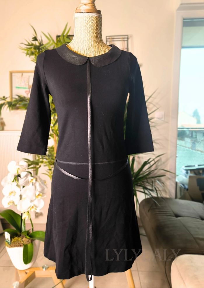 Robe Cop Copine noire col claudine en parfait état