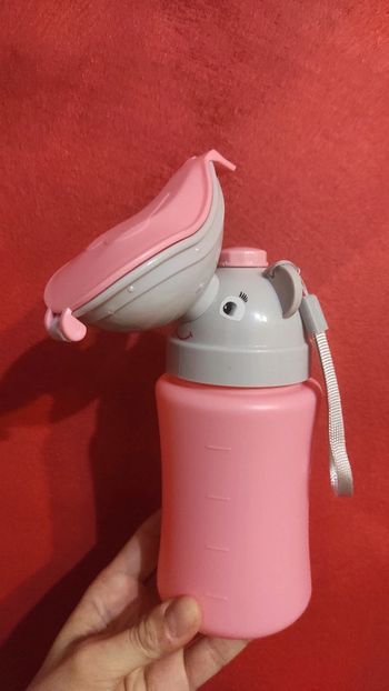 Urinoir d'urgence ou de voyage pour petite fille