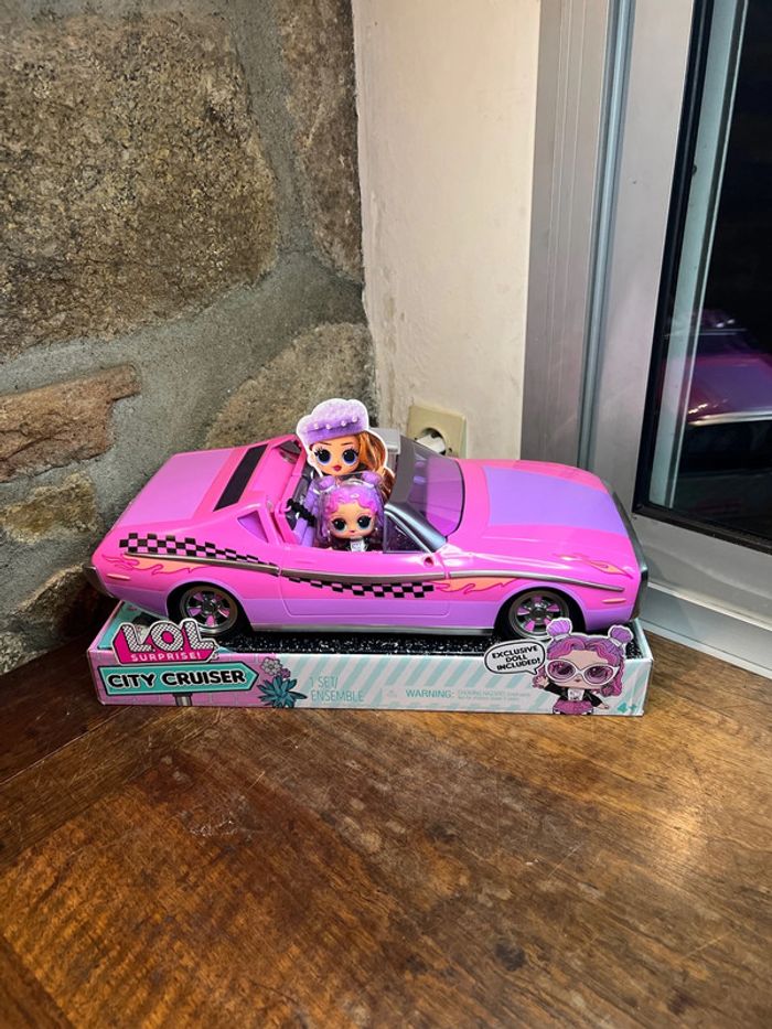 Voiture L.O.L. Surprise City Cruiser 1 poupée exclusive