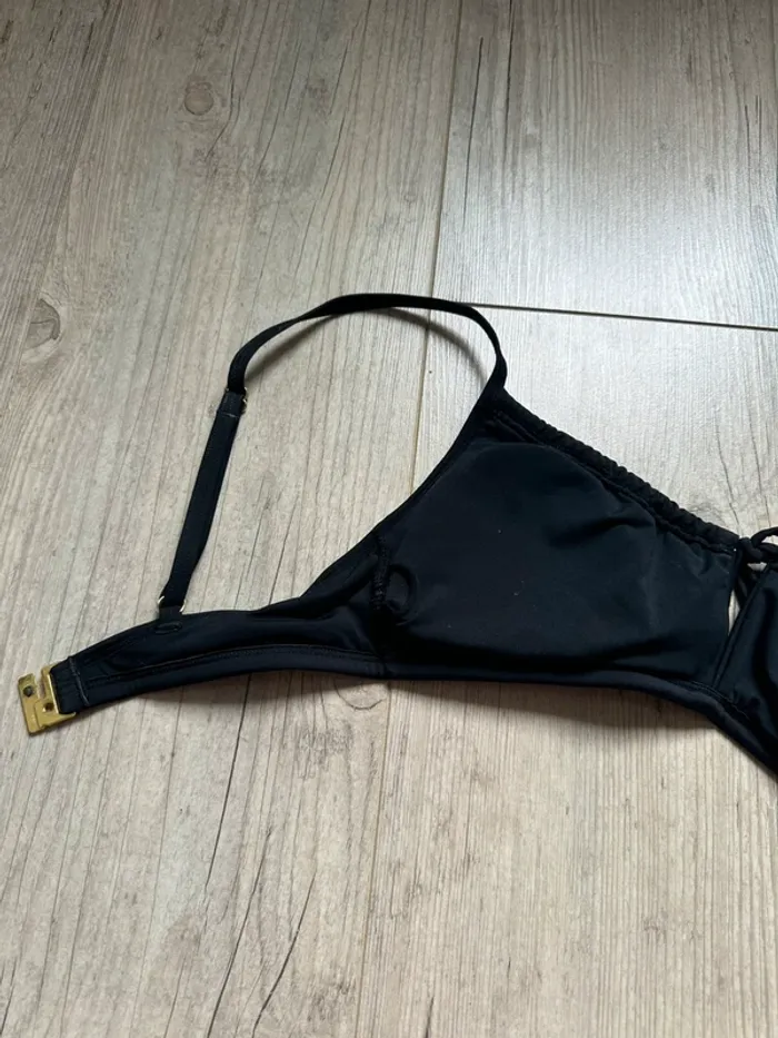Haut de maillot noir froncé à découpe cut out - photo numéro 5