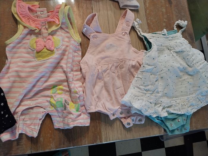 Lot Vêtements 1 mois fille - photo numéro 4