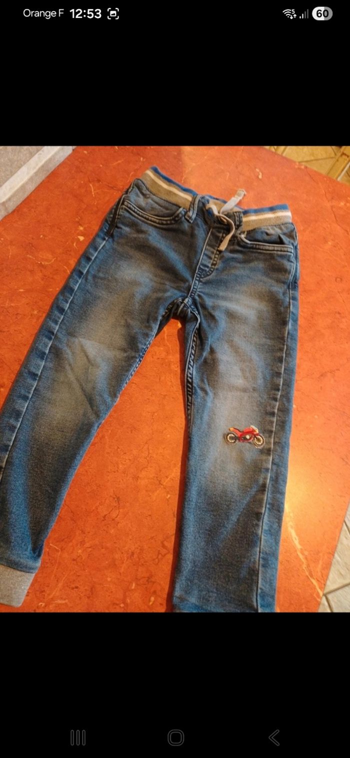 Jean garçon taille 5 ans