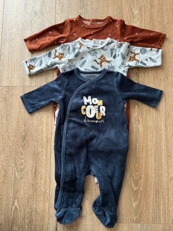 Lot 3 pyjamas velour 3 mois