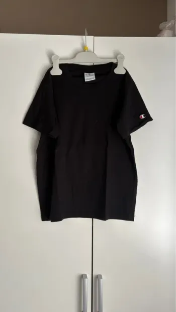 T shirt manches courtes noir champion fille taille 13/14 ans