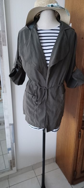 Très beau trench femme T S