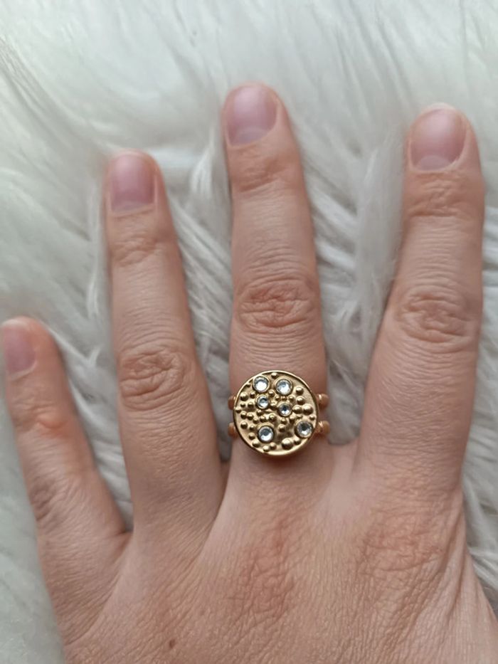 Bague ronde dorée en acier inoxydable strass Bohm Neuf - photo numéro 3