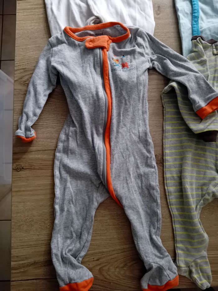 Lot 6 pyjamas 12 mois - photo numéro 3