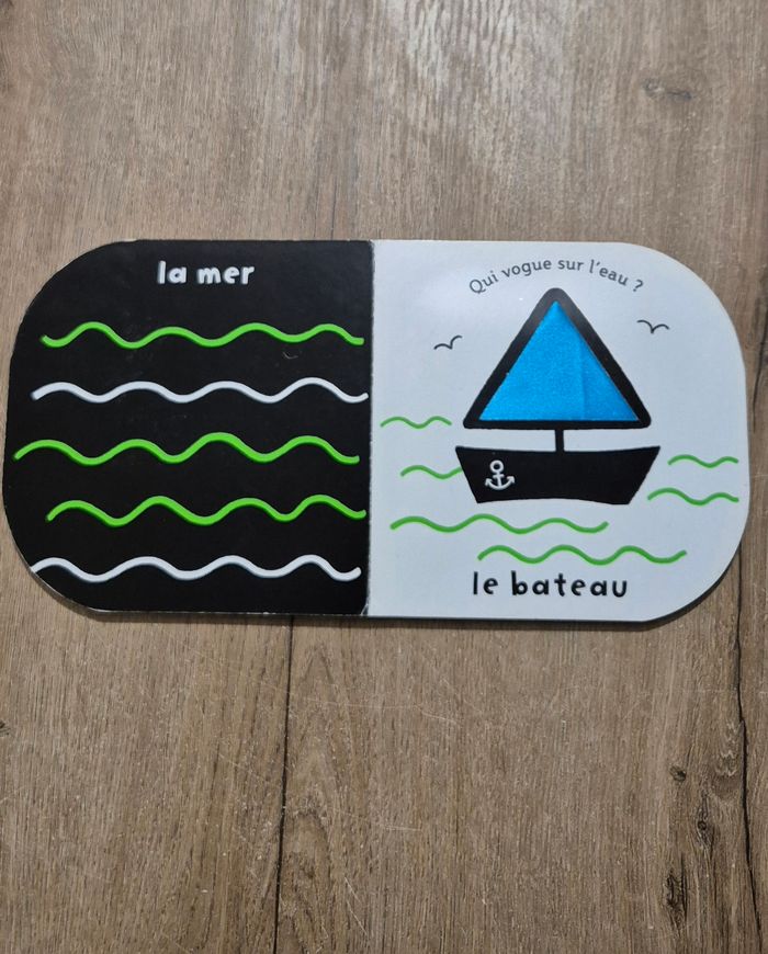 Livre à toucher Mes véhicules en noir et blanc - photo numéro 3