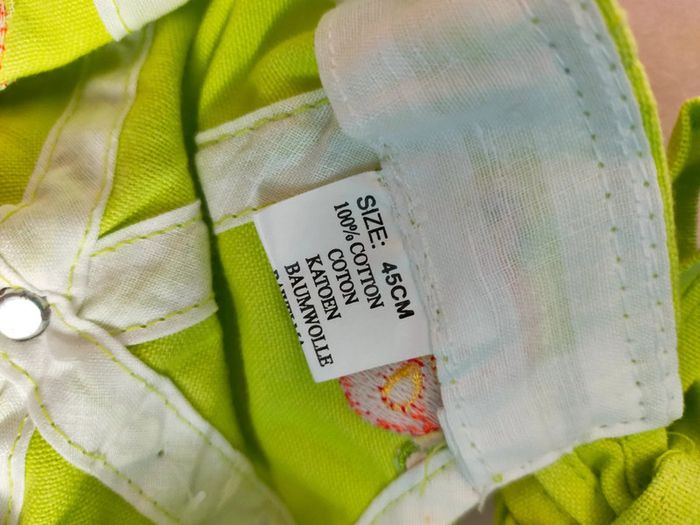 Casquette bébé vert citron – broderies fruits & texte coloré - photo numéro 8