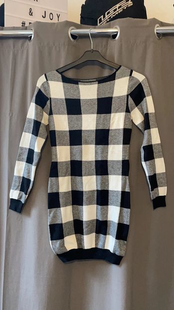 Robe à carreaux noir et blanc