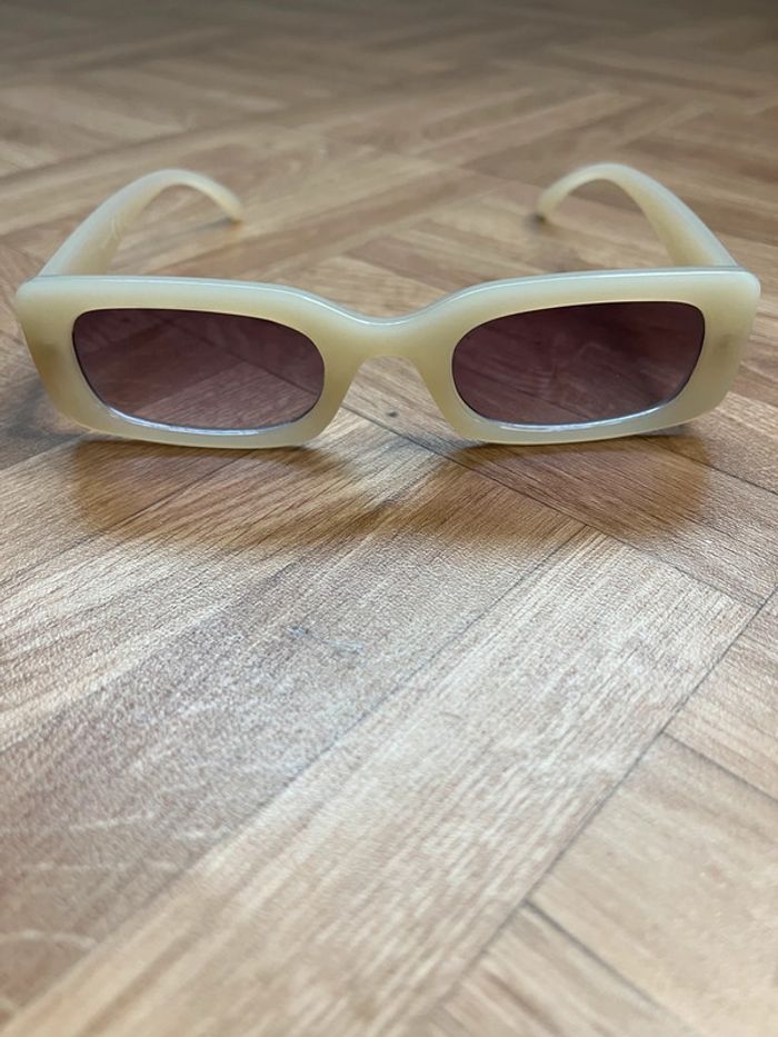 Lunettes de soleil look vintage et streetwear - photo numéro 2