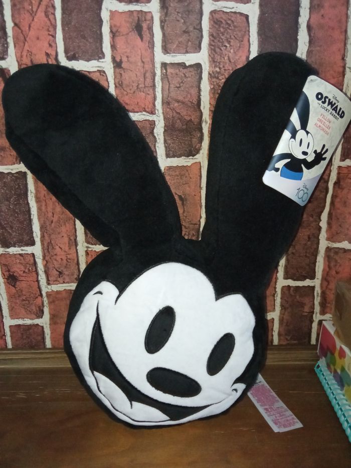 Peluche coussin Oswald Disney - photo numéro 2