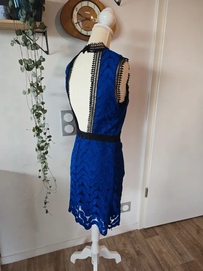 Robe dos nu - photo numéro 3