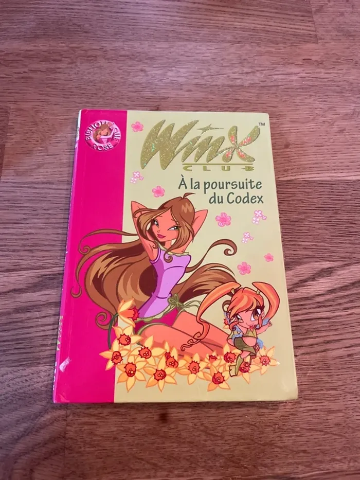 Livre La bibliothèque Rose Winx Club Numéro 10 À la poursuite du Codex