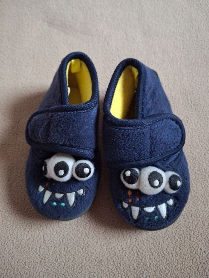 Chaussons taille 18