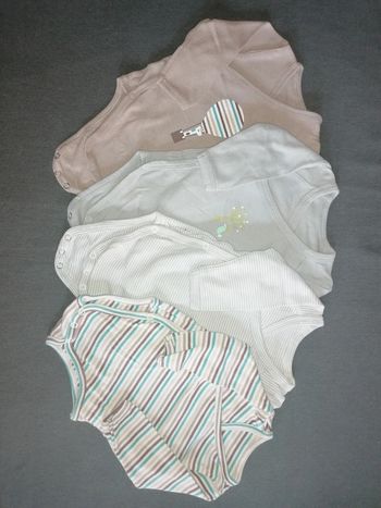 Lot de 4 bodies Vertbaudet 3mois