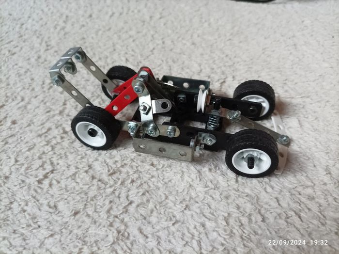 Meccano- véhicules de course - photo numéro 3