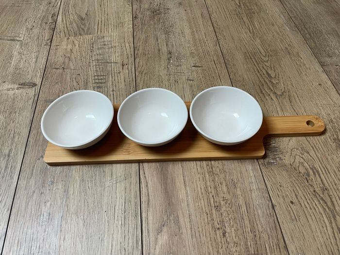 Plateau apéritif avec 3 coupelles