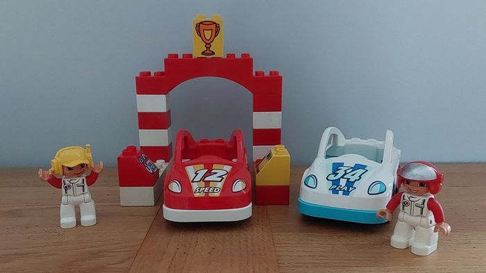 Lot Lego Duplo avec 2 voitures à friction - photo numéro 2