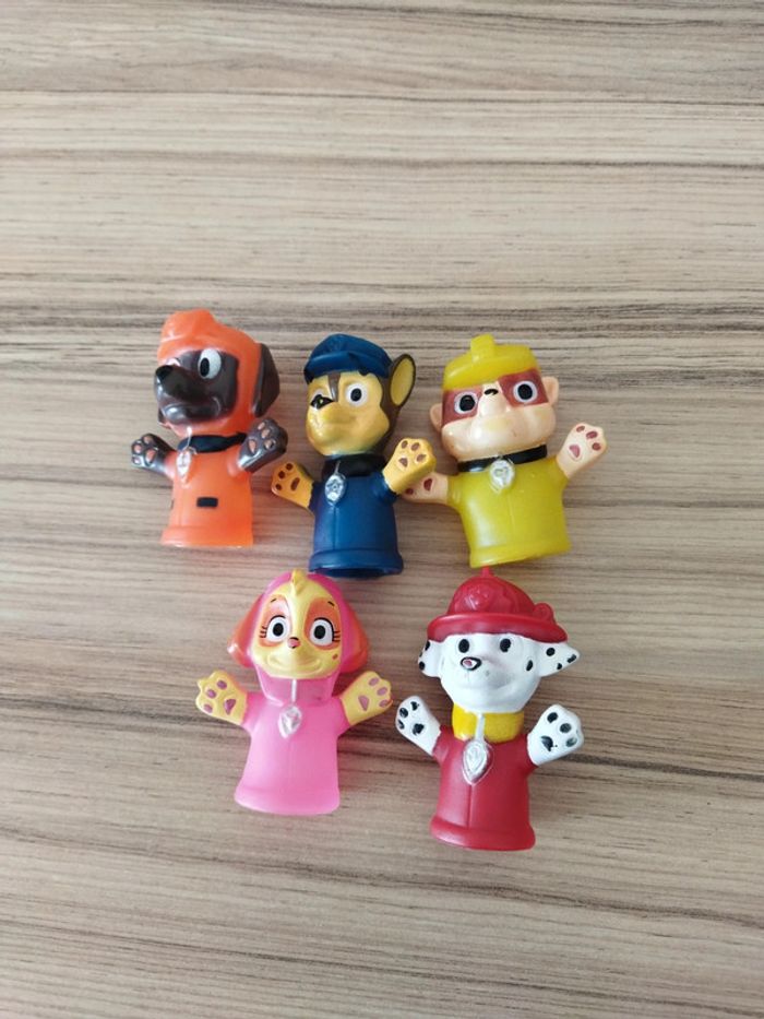 5 marionnettes à doigts pat patrouille