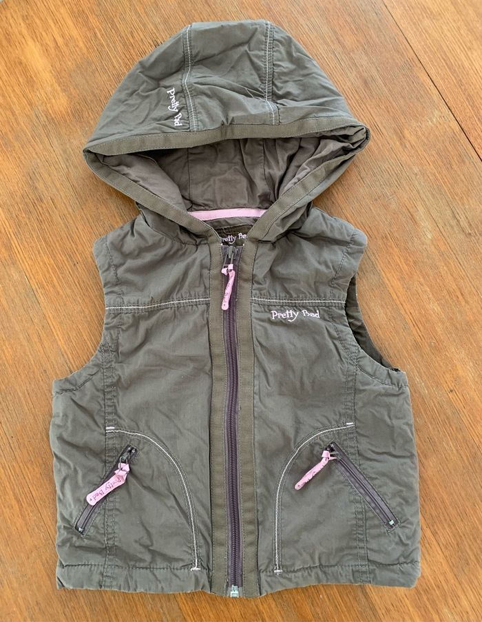 Blouson kaki sans manches 8 ans