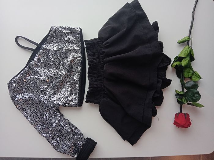 Ensemble de fêtes 4 ans neuf