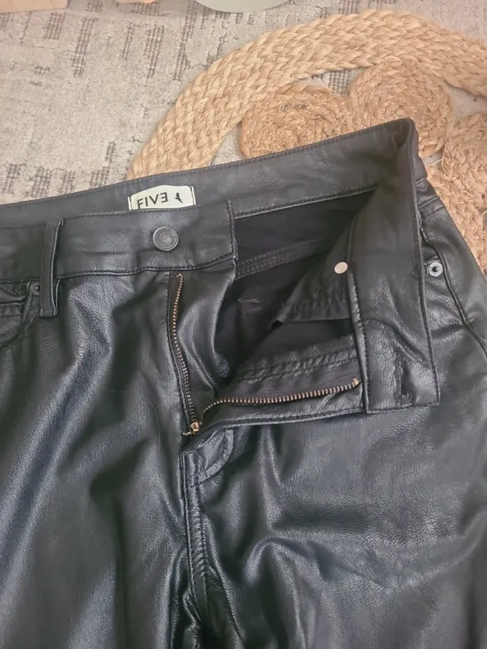 Pantalon noir simili cuir FIVE – Tendance & Chic _ taille 38/M - photo numéro 2
