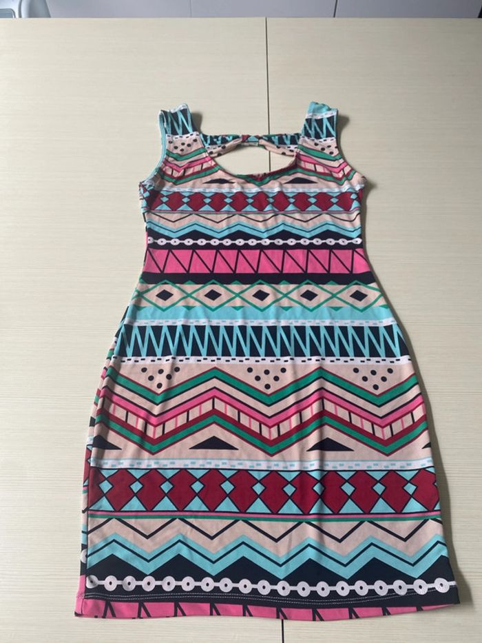 Très belle robe couleurs - photo numéro 2