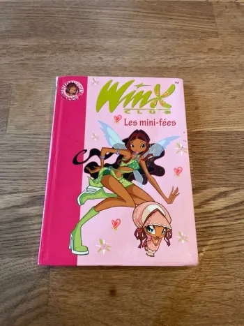 Livre La bibliothèque Rose Winx Club Numéro 7 Les mini fées