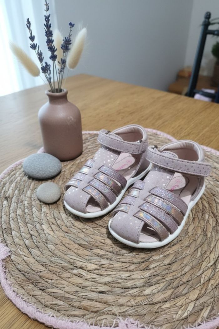 Jolie chaussure taille 20